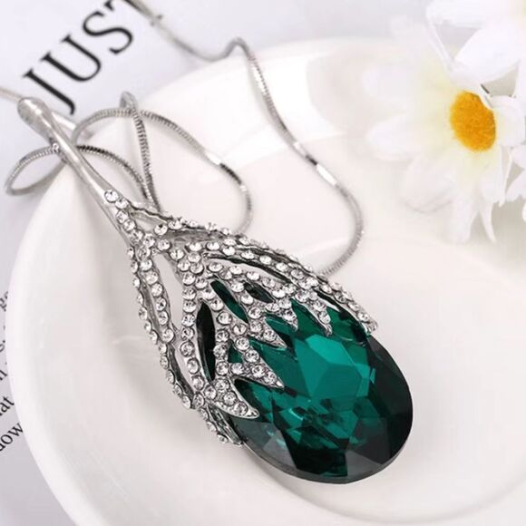 - Large Rhinestone Embellished GreenWater drop Pendant Silver Tone Sweater… - Picture 3 of 14